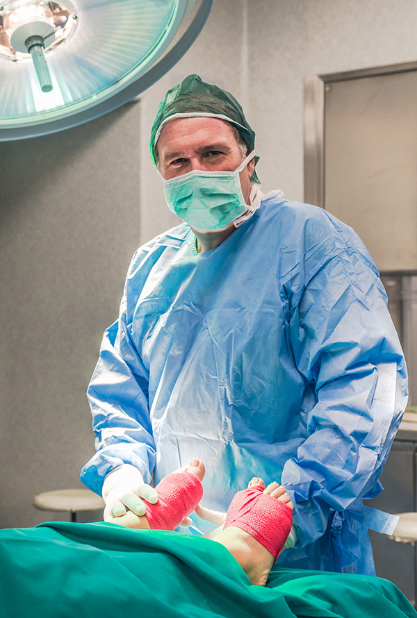 Dr Massimo Drommi in sala operatoria